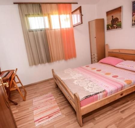 Backyard Apartment Ohrid Esterno foto