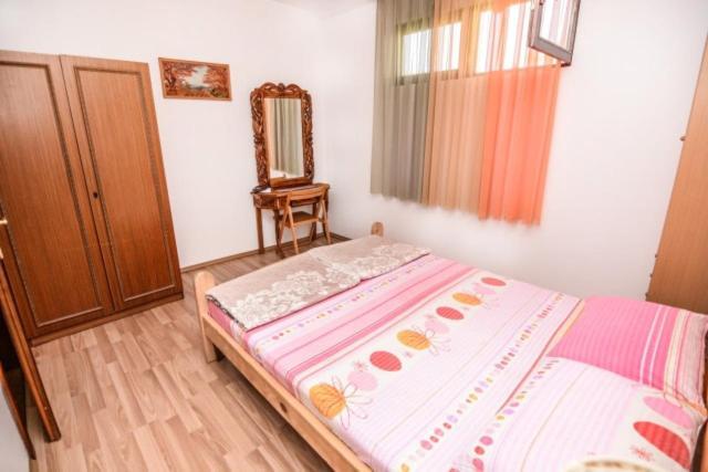 Backyard Apartment Ohrid Esterno foto