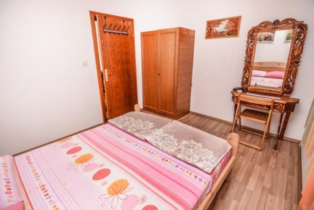 Backyard Apartment Ohrid Esterno foto