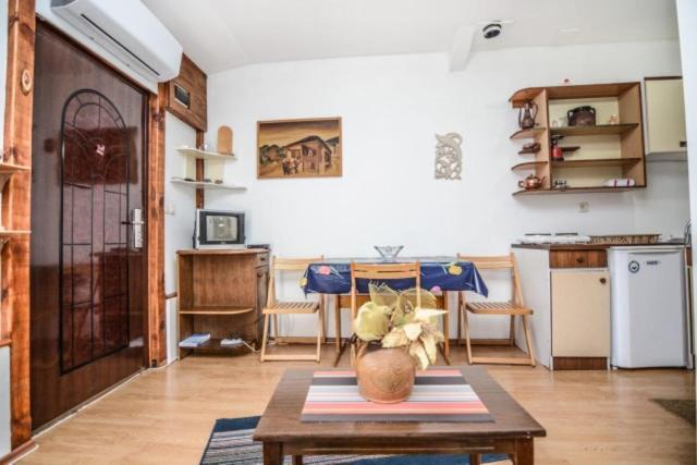 Backyard Apartment Ohrid Esterno foto